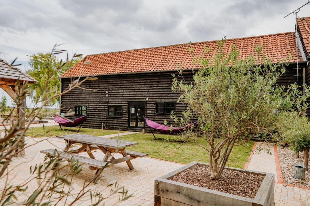 Creeksea Place Barns Burnham-on-Crouch Exterior foto